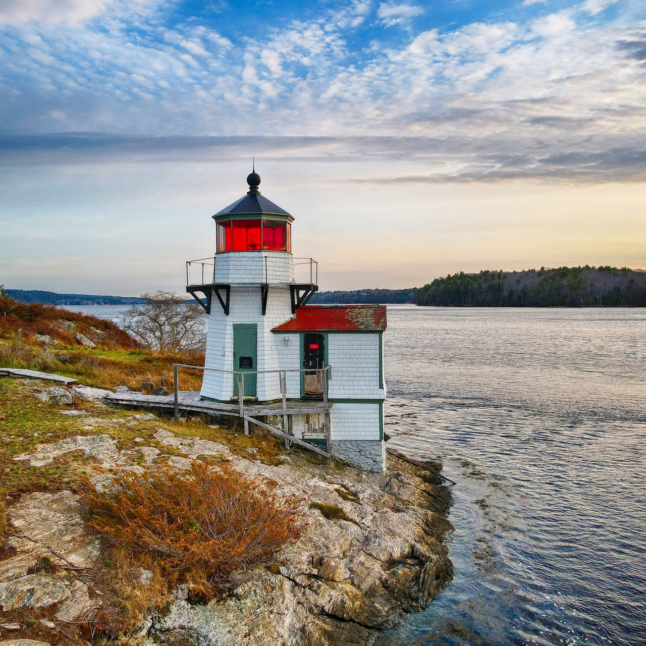 Squirrel Point Light