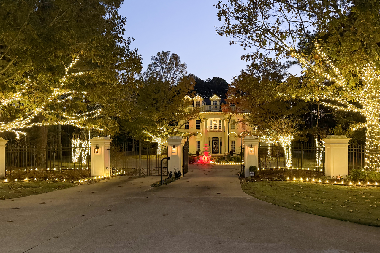 6501 N Park Rd on All Points Tour of Lights