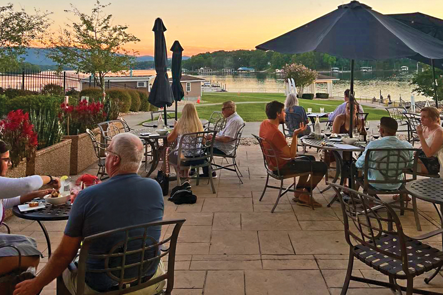 Tiff's Lakefront at Mariners Landing on SML Waterfront Dining