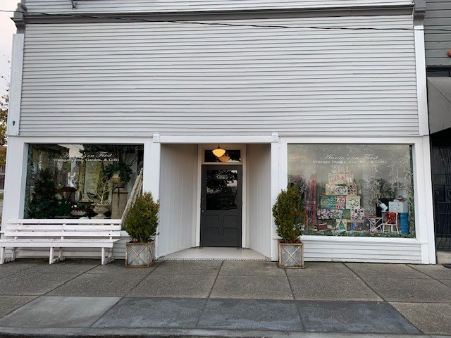 Annie's on First on Downtown Snohomish Directory