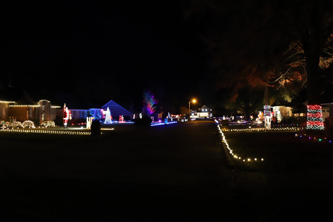Spotswood Place on All Points Tour of Lights