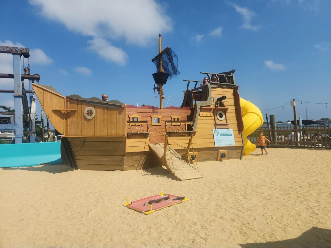 Mad Viking Dock Bar & Grill