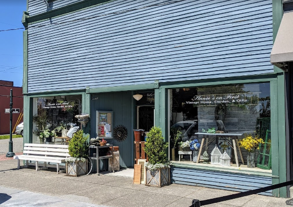 Annie's on First on Downtown Snohomish Directory