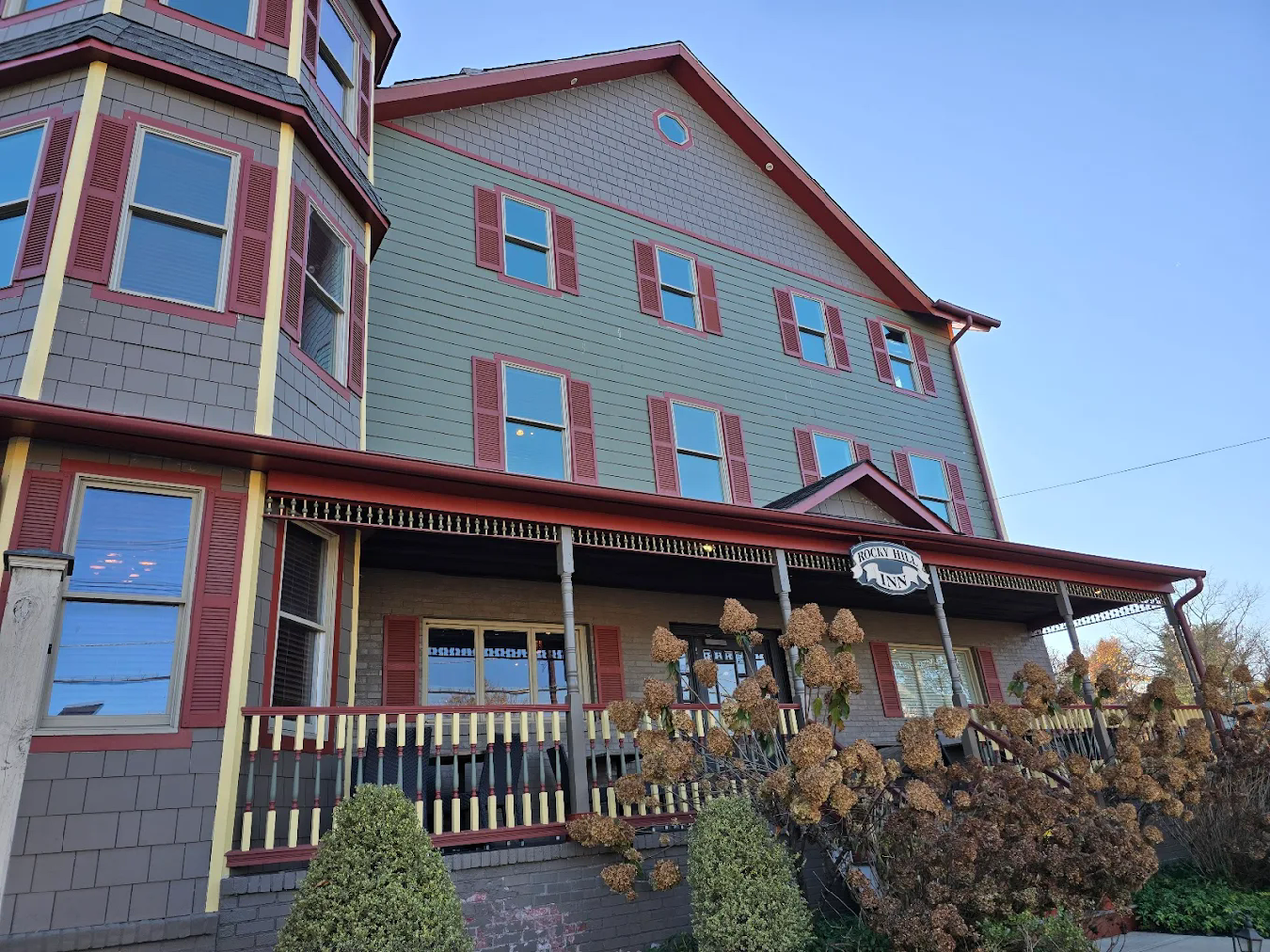 Historic Rocky Hill Inn and Tavern